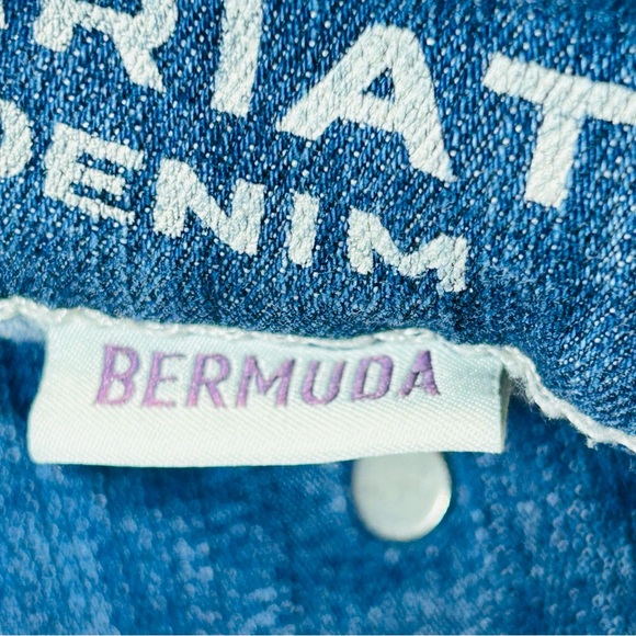 Ariat Jean shorts Bermuda shorts embroidered stretchy mid rise Women size 28 - Picture 4 of 9